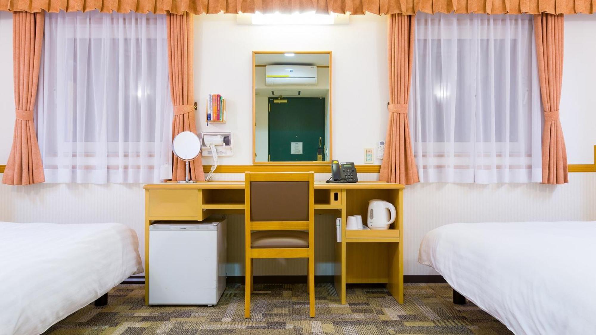 Toyoko Inn Toyohashi Eki Higashi Guchi Номер фото