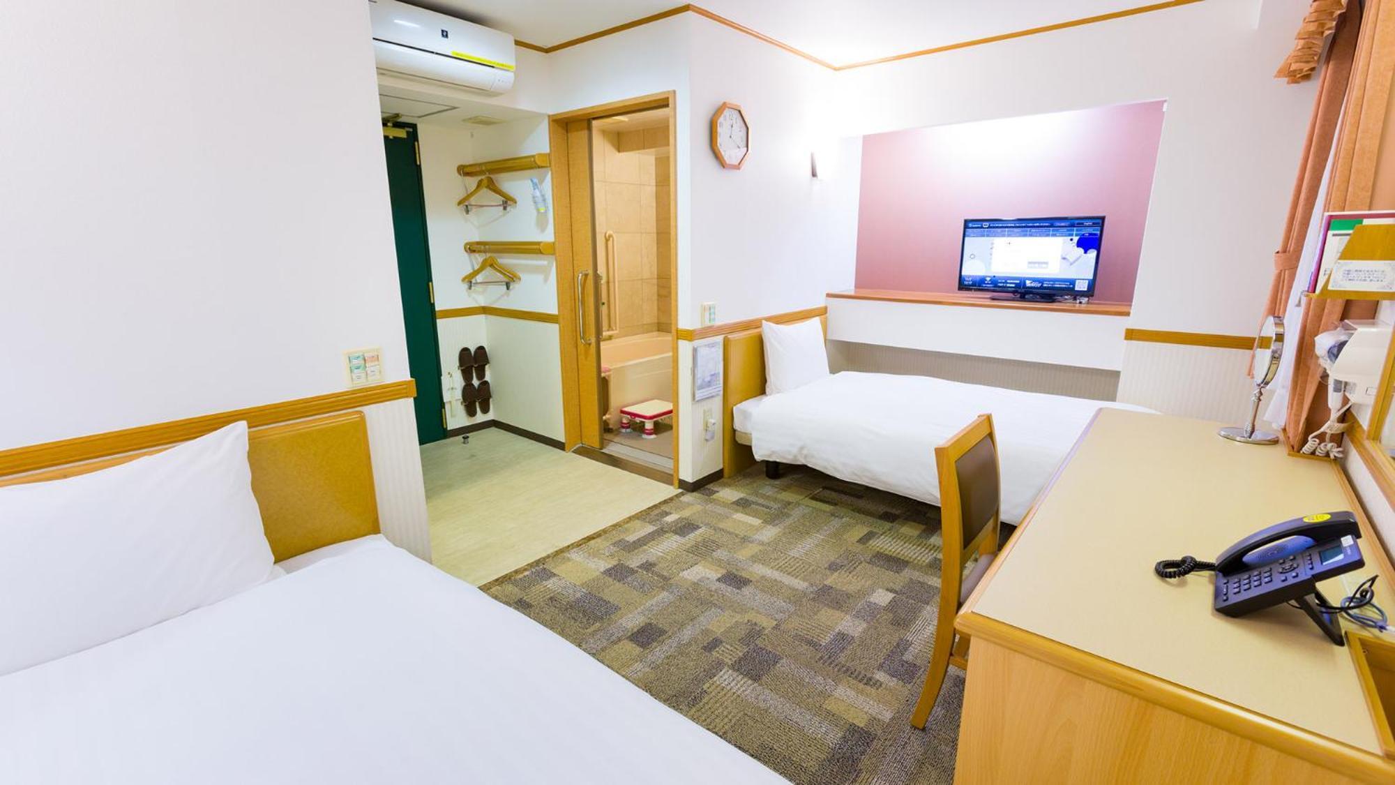 Toyoko Inn Toyohashi Eki Higashi Guchi Экстерьер фото